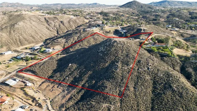 $1,400,000 | 15875 Vista Norte, Perris, CA 92570