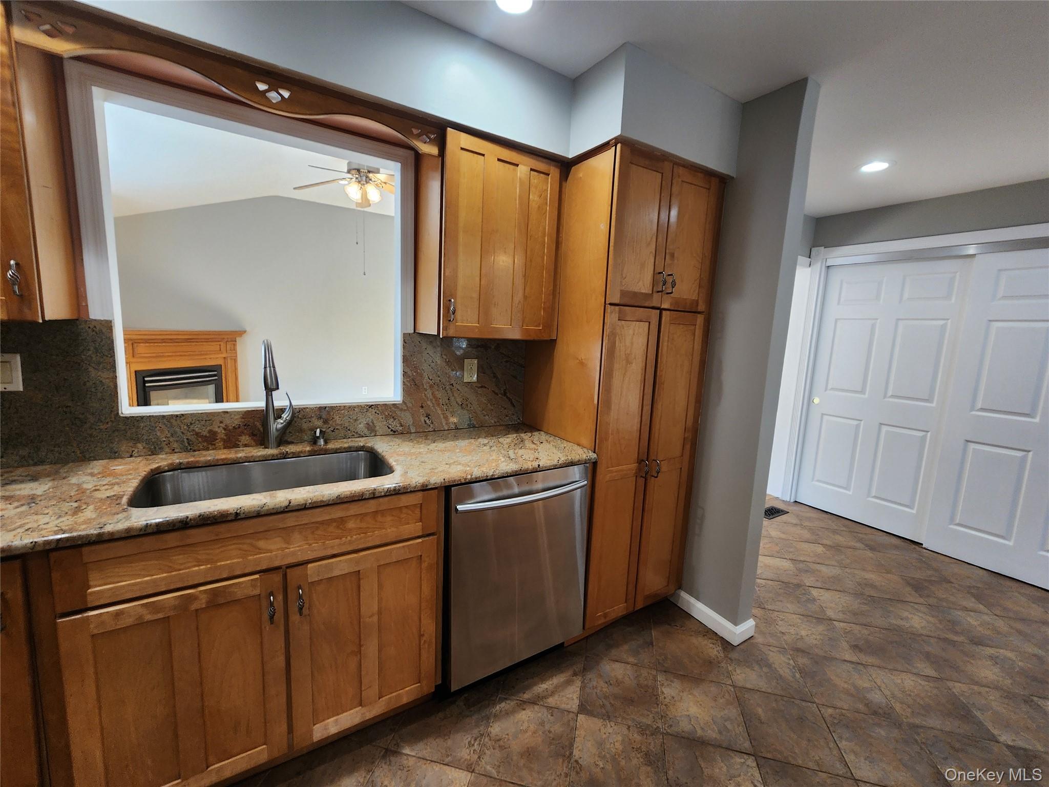 373 Ehrhardt Road Pearl River, NY 10965 - Photo 10 of 27