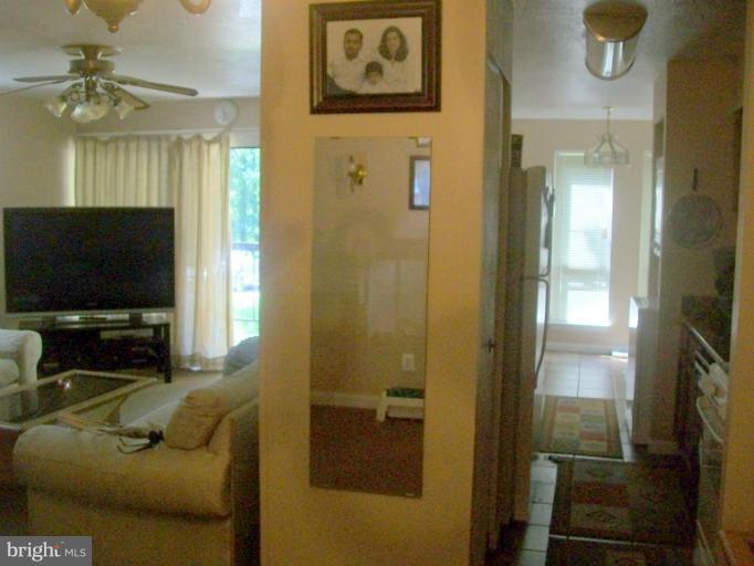 11216 Chestnut Grove Square, Unit 11216 Reston, VA 20190 - Photo 5 of 6 Interior (General)
