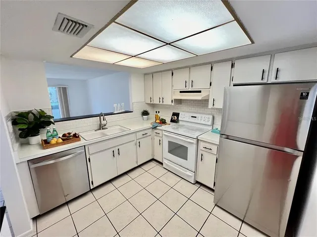 $1,750 | 3500 South Beneva Road, Unit 305, Sarasota, FL 34232