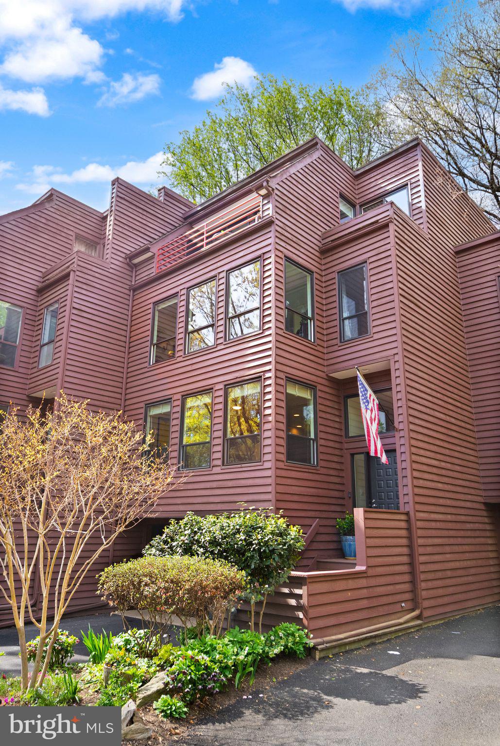 2013 Turtle Pond Drive Reston, VA 20191 - Photo 5 of 62 a front view of a house