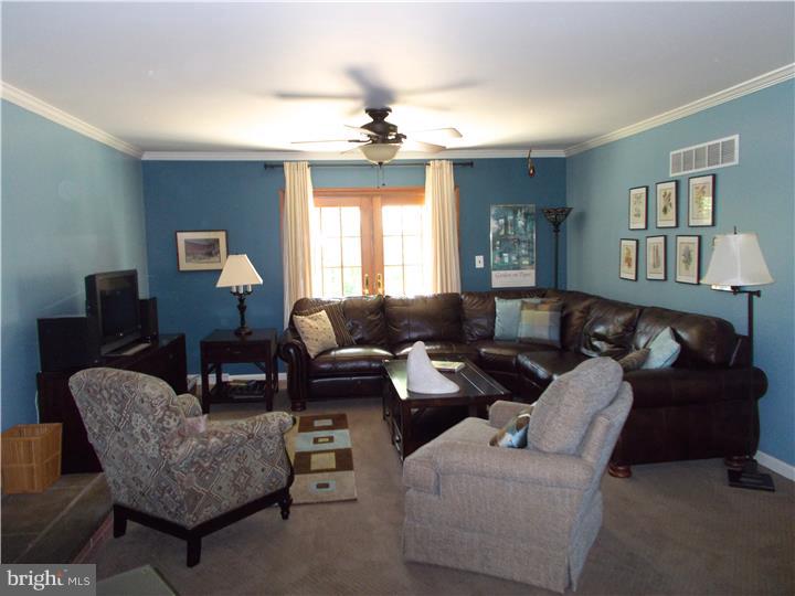 22 Hilton Road Wilmington, DE 19810 - Photo 2 of 25 Living Room