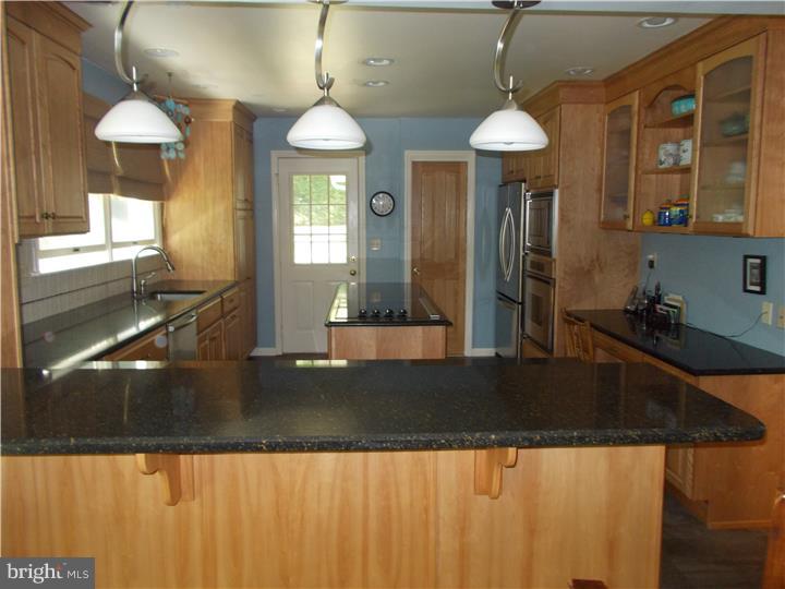 22 Hilton Road Wilmington, DE 19810 - Photo 8 of 25 Kitchen