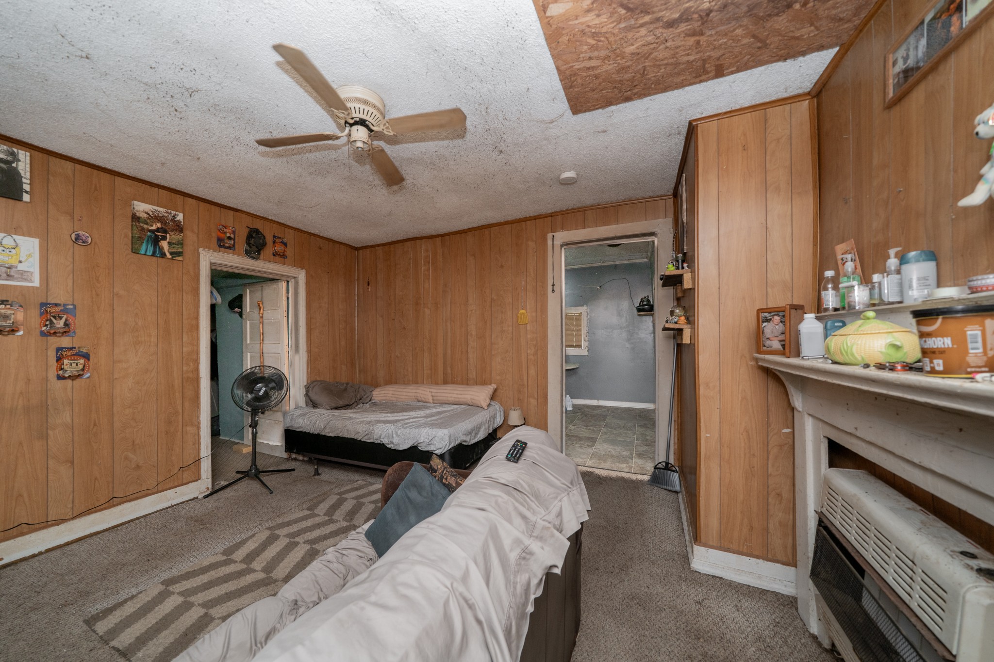 44 Cedar Circle Mulberry, TN 37359 - Photo 3 of 20 a living room with furniture and a chandelier