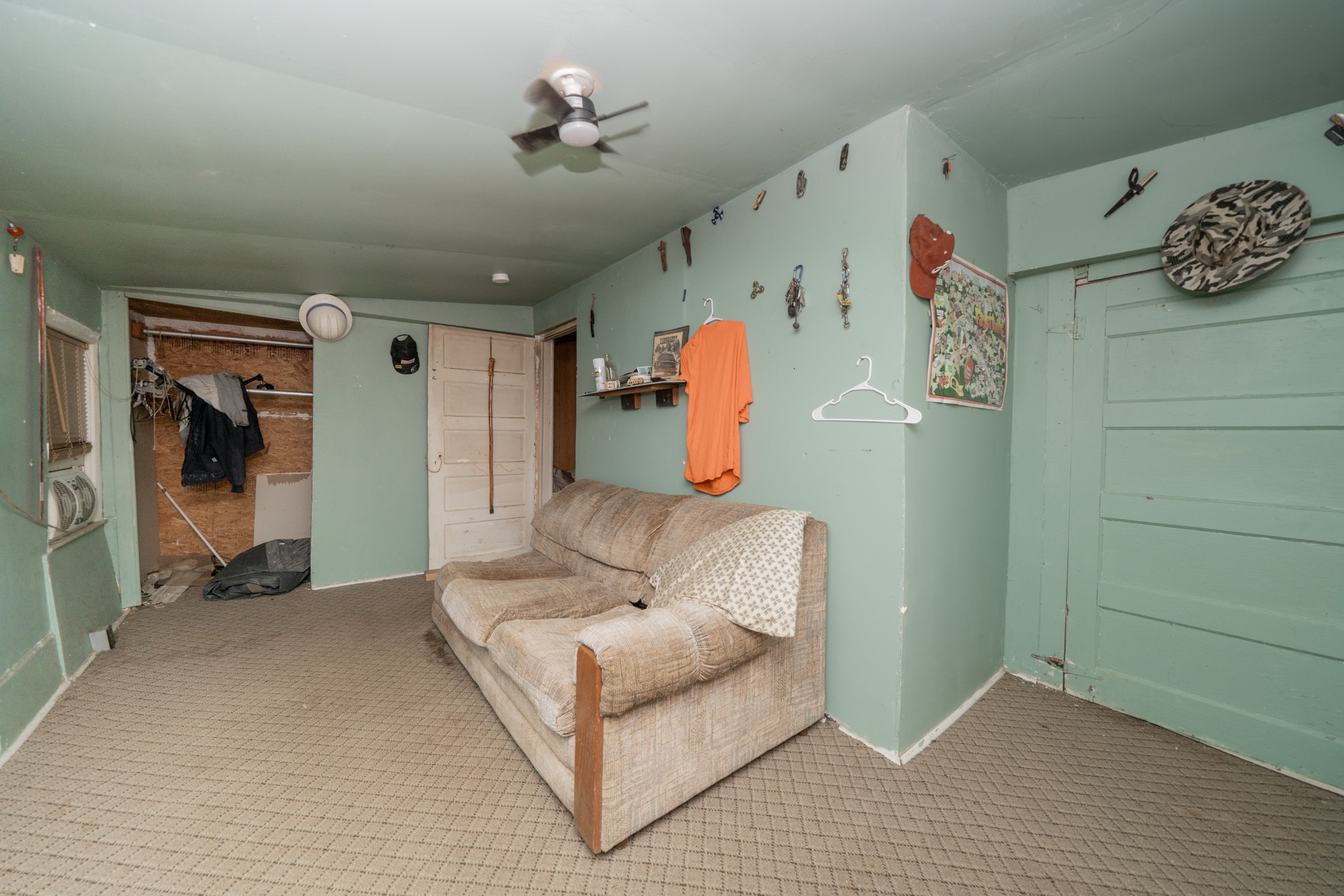 44 Cedar Circle Mulberry, TN 37359 - Photo 6 of 20 a bedroom with furniture and a chandelier