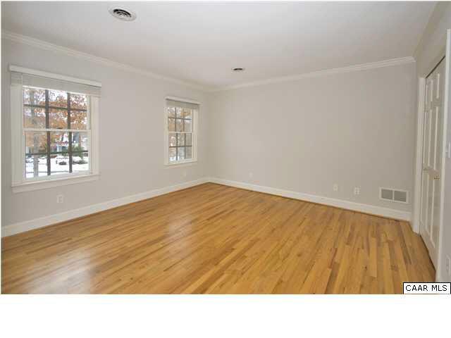 3375 Marsden Point, Unit F 8 Keswick, VA 22947 - Photo 17 of 26 Second Floor Master Bath whirlpool.