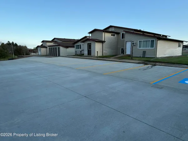 $1,200,000 | 712 5th Avenue Southwest, Dickinson, ND 58601