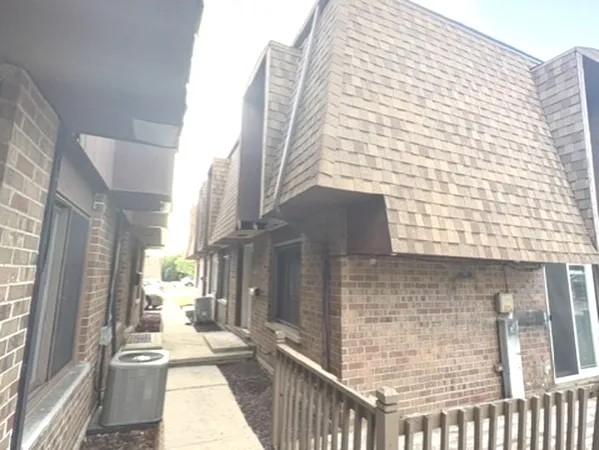 $145,000 | 12739 South Kenneth Avenue, Unit L, Alsip, IL 60803