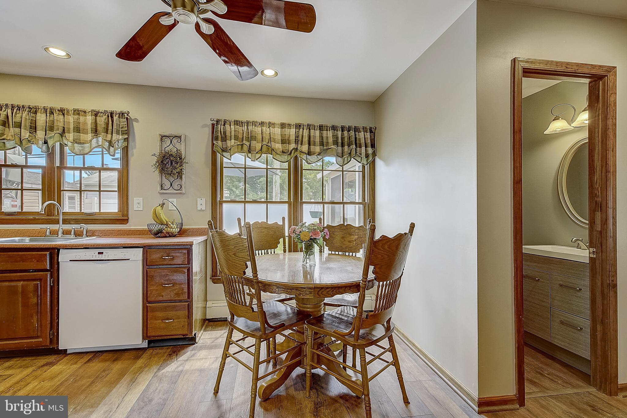 46 Turf Road Levittown, PA 19056 - Photo 14 of 51