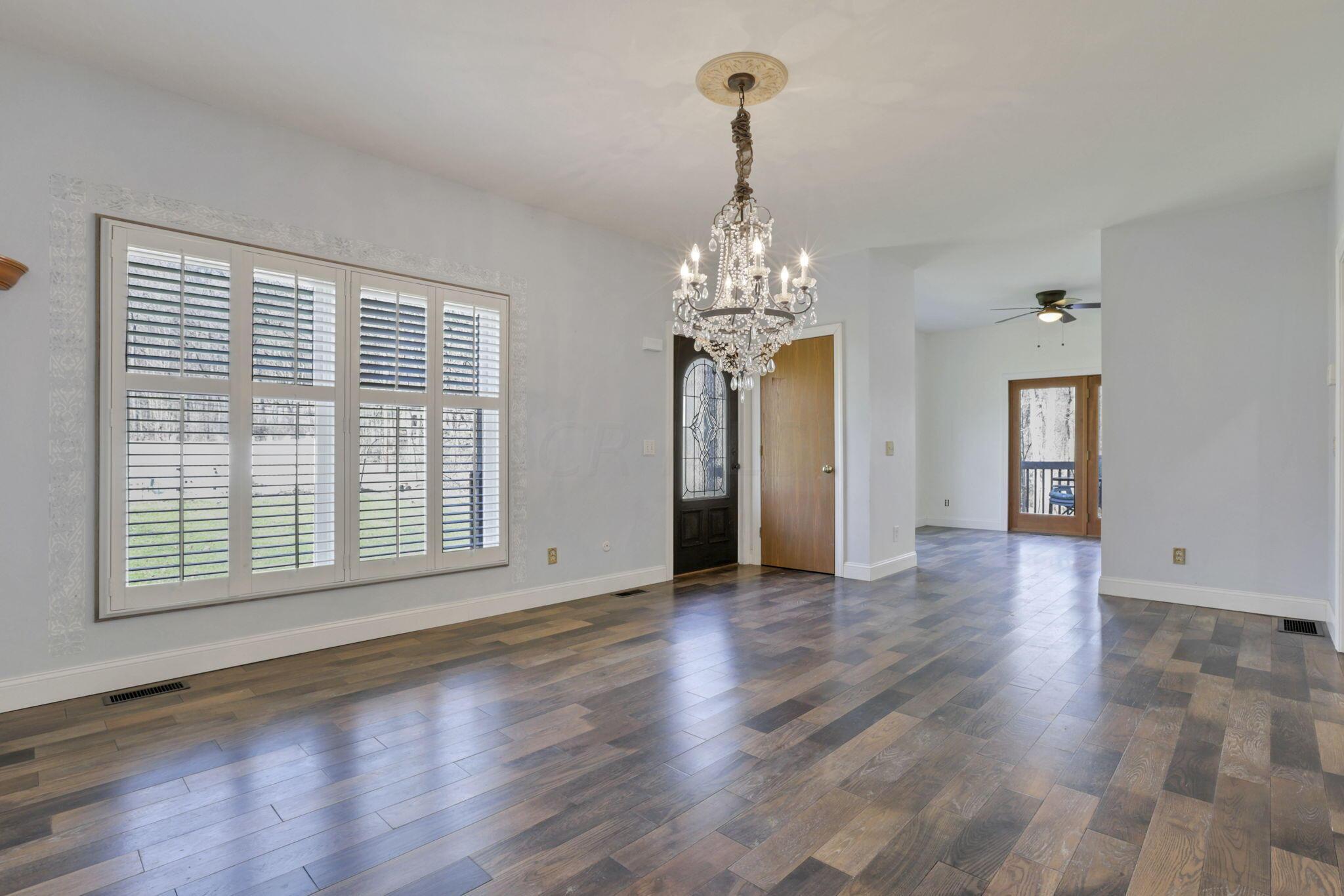 5137 Pleasant Chapel Road Southeast Newark, OH 43056 - Photo 6 of 77 Dining room