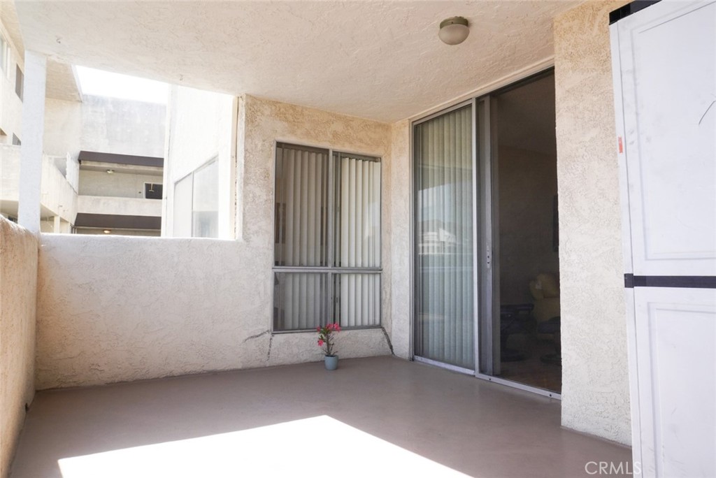 570 West Stocker Street, Unit 202 Glendale, CA 91202 - Photo 23 of 26