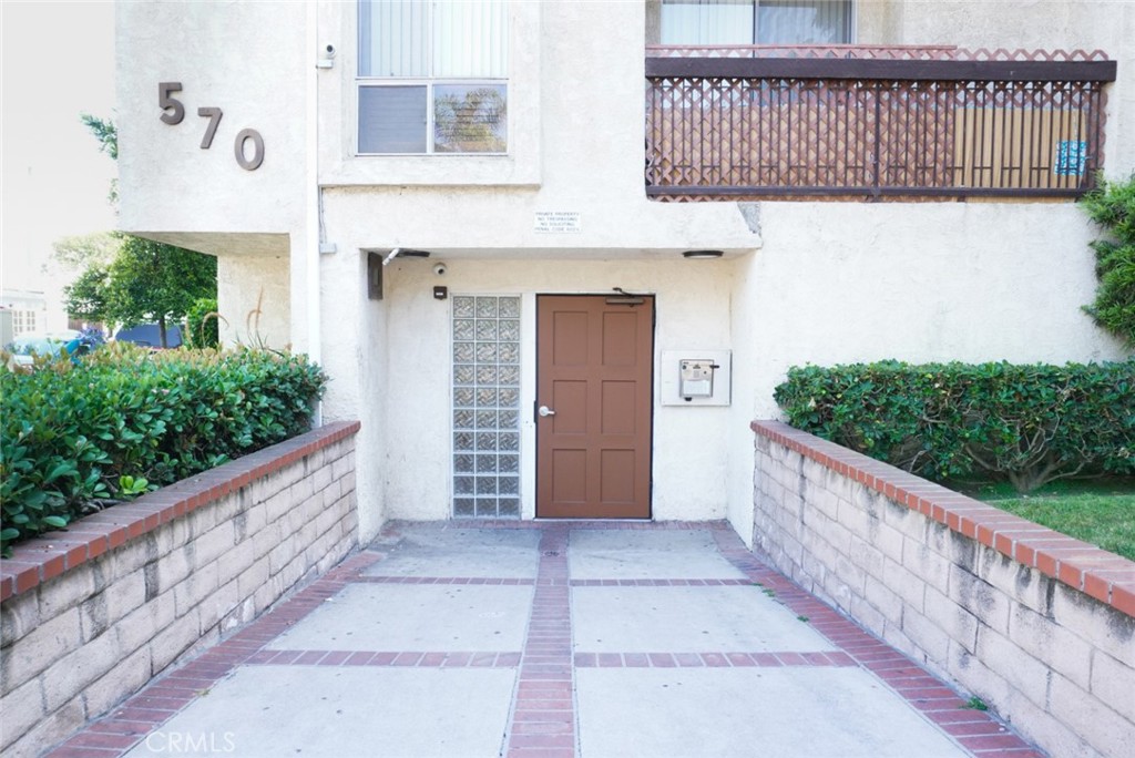 570 West Stocker Street, Unit 202 Glendale, CA 91202 - Photo 4 of 26