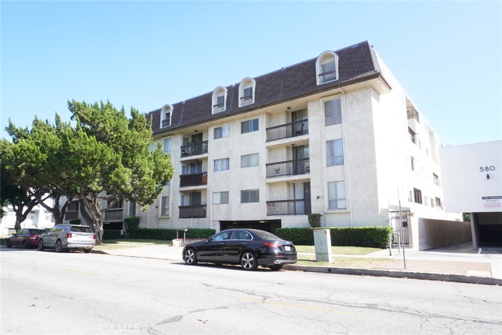 570 West Stocker Street, Unit 202 Glendale, CA 91202 - Photo 5 of 26