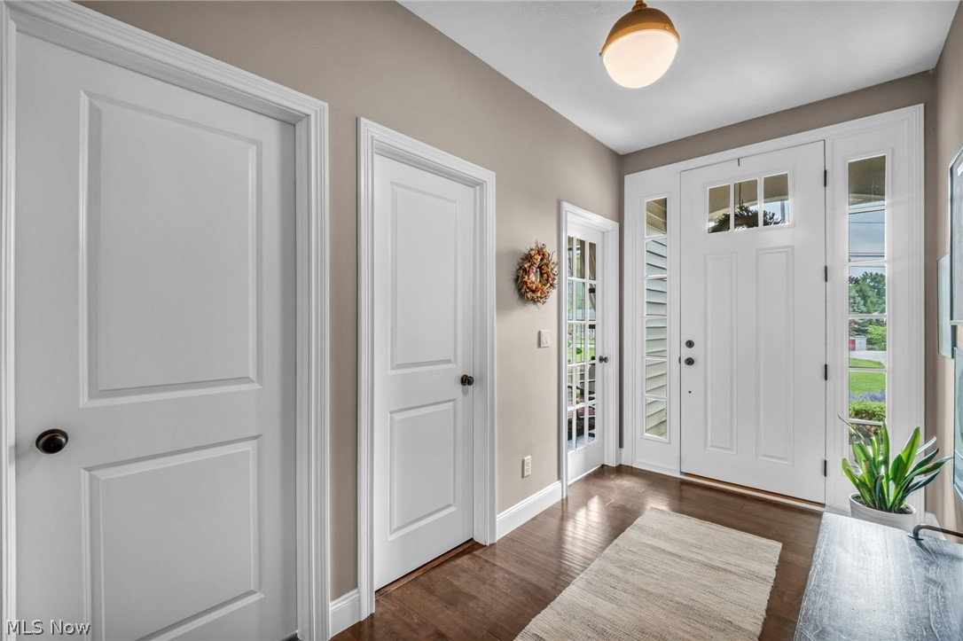 29345 White Road Wickliffe, OH 44092 - Photo 3 of 45 Gallery Image 3