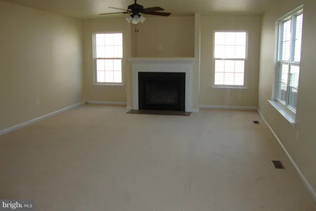 $2,895 | 8 Foggy Field Lane, Fredericksburg, VA 22406