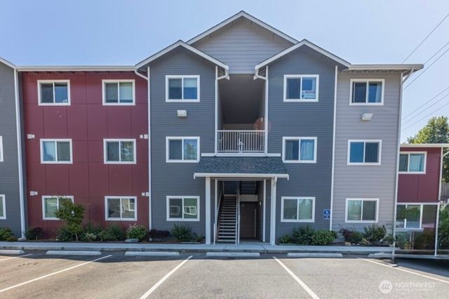 $305,000 | 1651 Southwest Mulberry Place, Unit E304, Oak Harbor, WA 98277