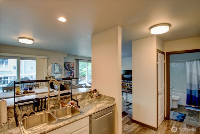 $305,000 | 1651 Southwest Mulberry Place, Unit E304, Oak Harbor, WA 98277