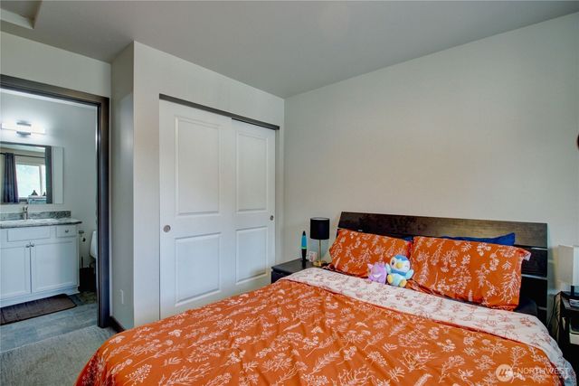 $305,000 | 1651 Southwest Mulberry Place, Unit E304, Oak Harbor, WA 98277