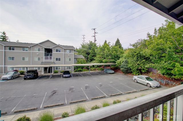 $305,000 | 1651 Southwest Mulberry Place, Unit E304, Oak Harbor, WA 98277