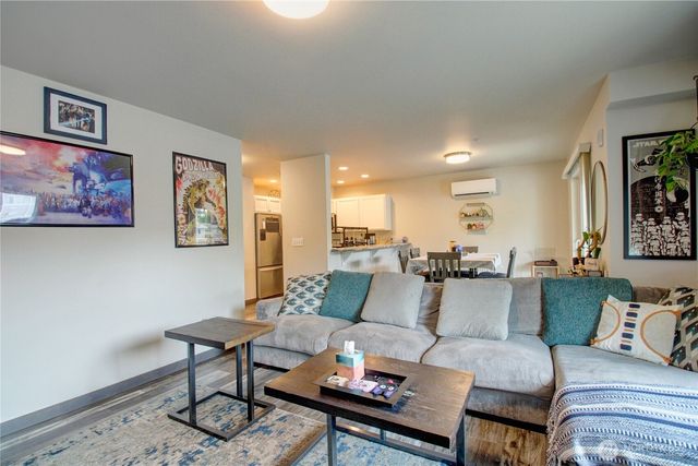 $305,000 | 1651 Southwest Mulberry Place, Unit E304, Oak Harbor, WA 98277