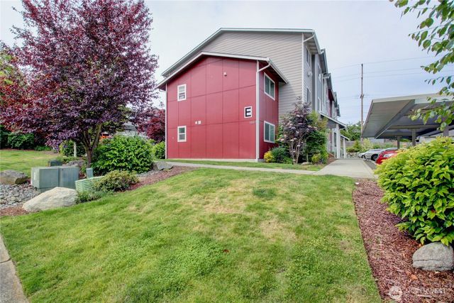 $305,000 | 1651 Southwest Mulberry Place, Unit E304, Oak Harbor, WA 98277
