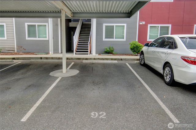 $305,000 | 1651 Southwest Mulberry Place, Unit E304, Oak Harbor, WA 98277