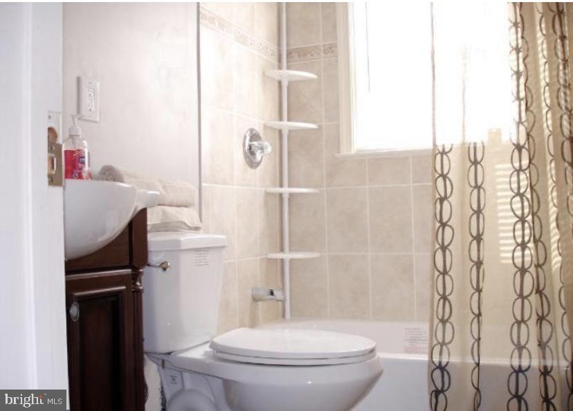 2114 Graythorn Road Baltimore, MD 21220 - Photo 13 of 17 Main Bath on Upper Level