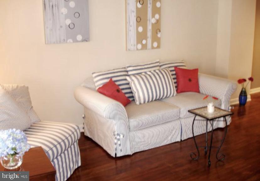 2114 Graythorn Road Baltimore, MD 21220 - Photo 3 of 17 Living Room