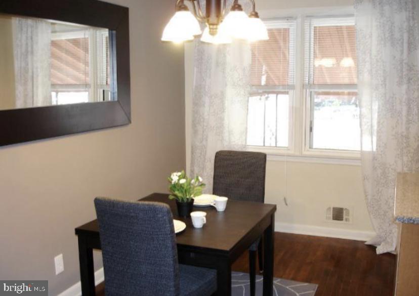 2114 Graythorn Road Baltimore, MD 21220 - Photo 5 of 17 Dining Room