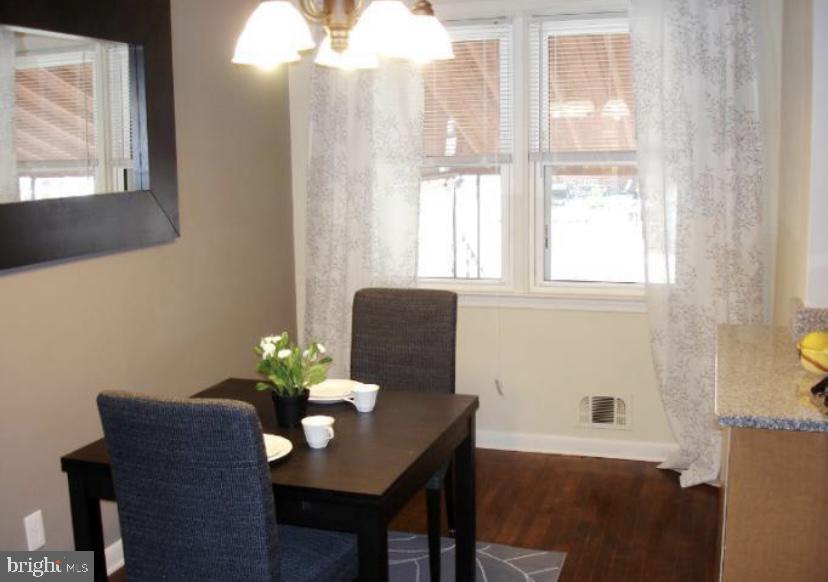 2114 Graythorn Road Baltimore, MD 21220 - Photo 6 of 17 Dining Room