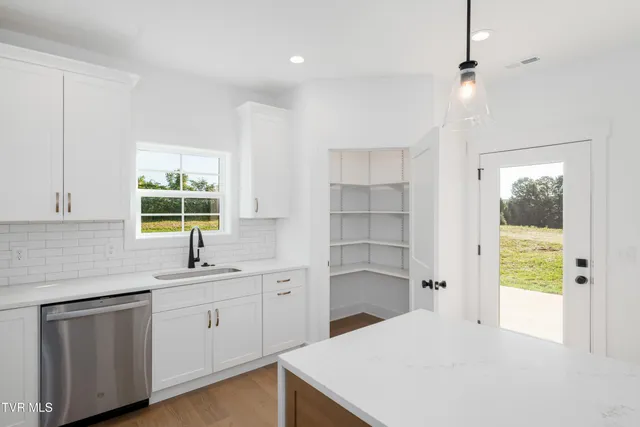 $499,000 | 200 Dry Kiln Court, Johnson City, TN 37615