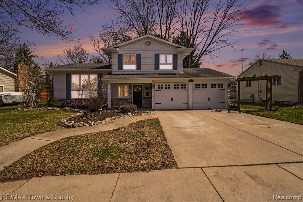 527 Spring Lane Flushing, MI 48433 - Photo 1 of 39