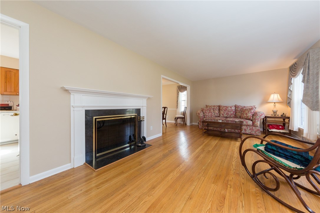 3716 Stoneleigh Road Cleveland Heights, OH 44121 - Photo 2 of 34