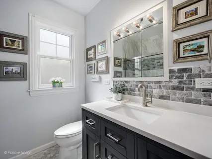 $775,000 | 2500 West Farwell Avenue, Chicago, IL 60645