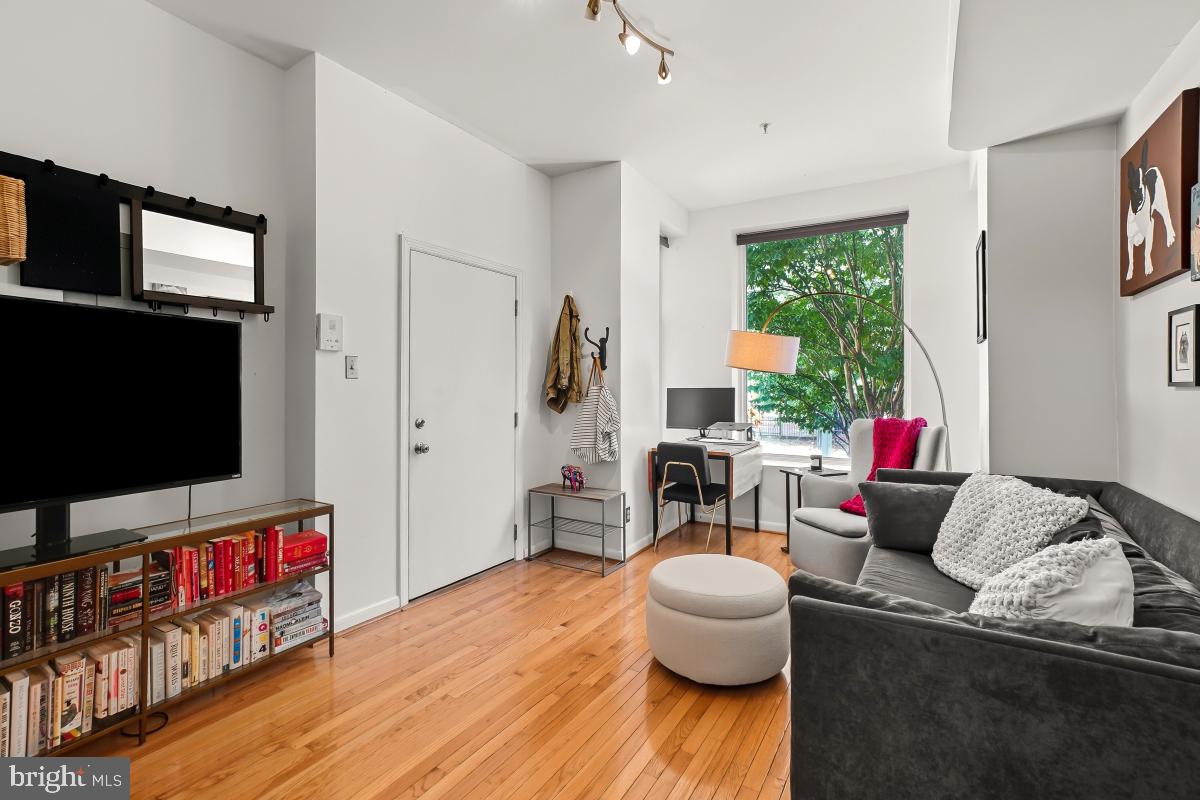 1458 Fairmont Street Northwest, Unit 2 Washington, DC 20009 - Photo 8 of 23