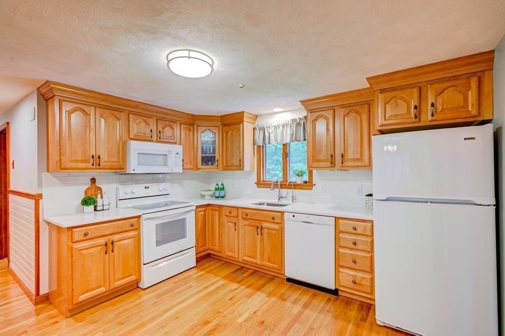 48 Nutter Road North Reading, MA 01864 - Photo 14 of 42 Gallery Image 14