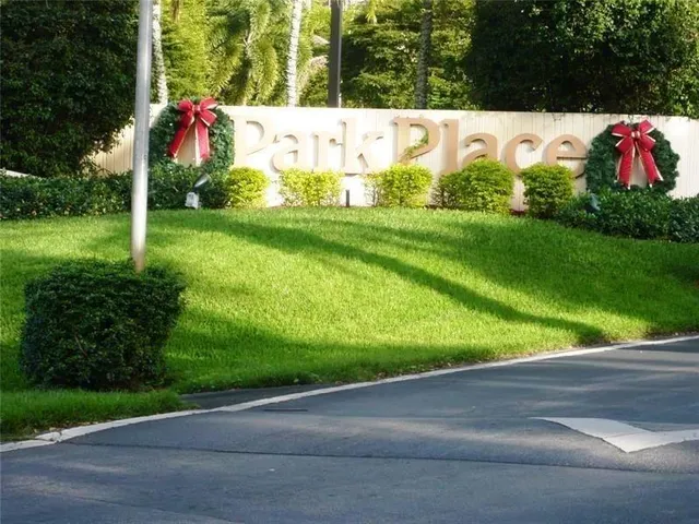 $1,750 | 1400 St Charles Place, Unit 211, Pembroke Pines, FL 33026