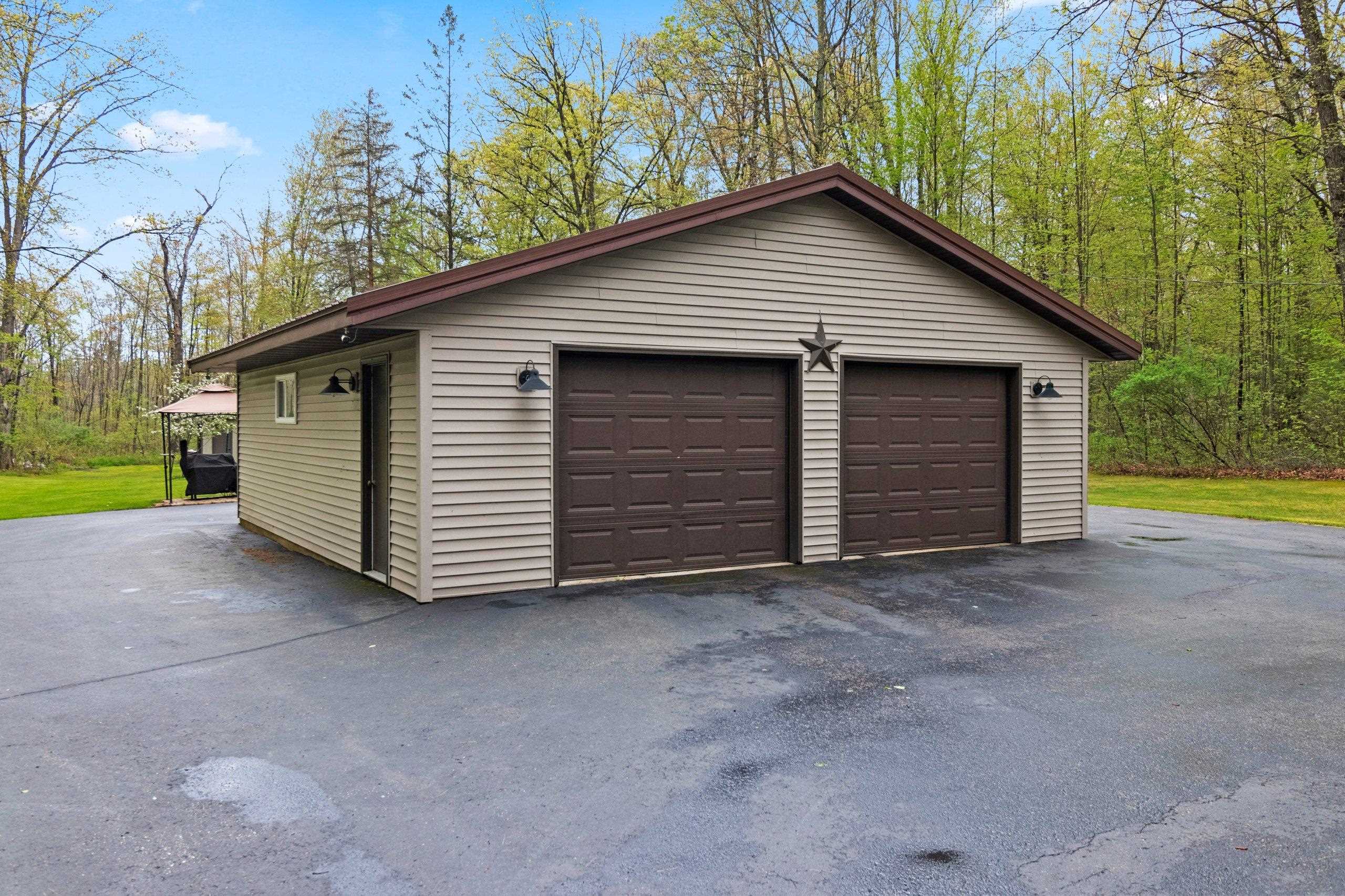 N6828 Springbrook Road Cecil, WI 54111 - Photo 6 of 75