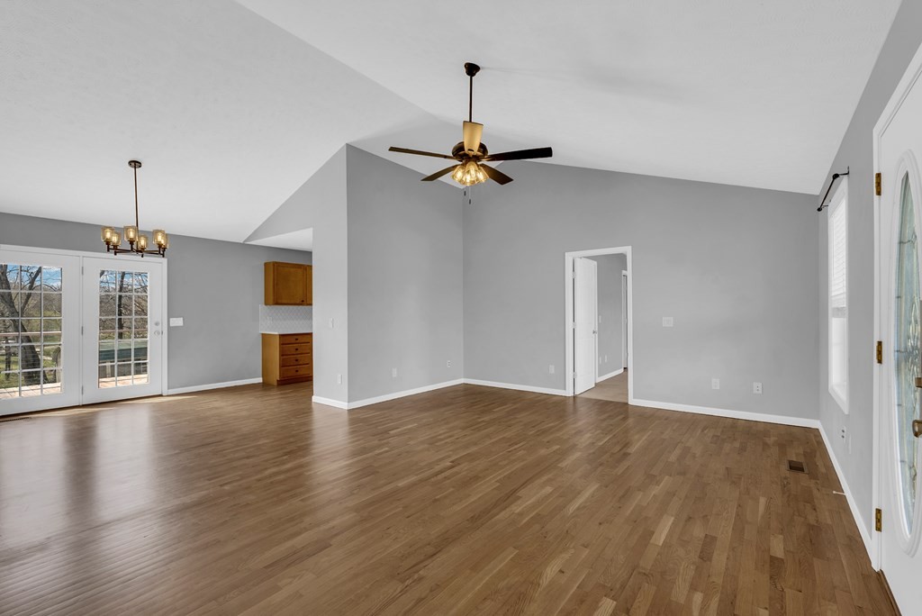 7012 Brittney Circle Baxter, TN 38544 - Photo 2 of 30