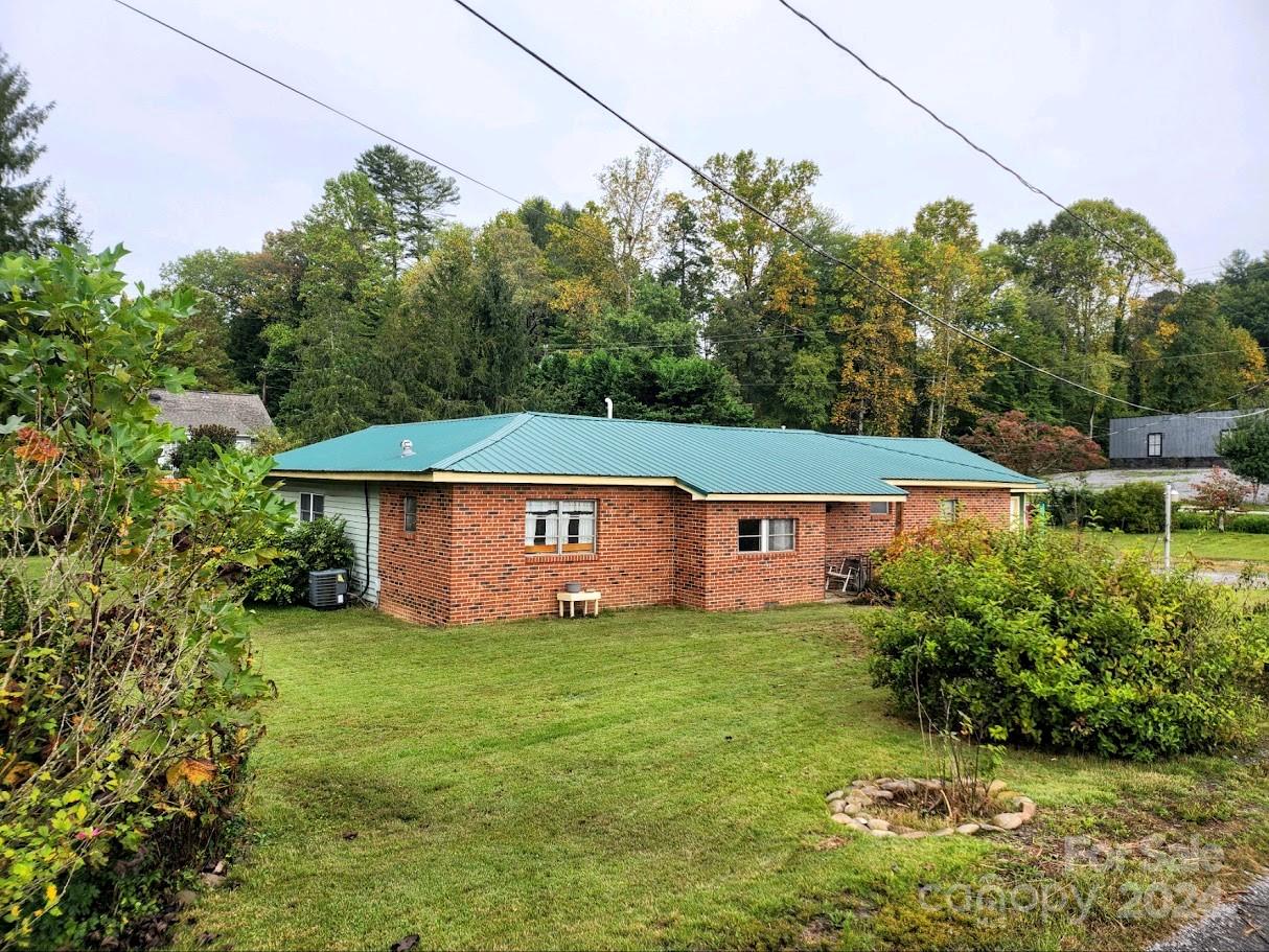 69 Deerlake Road Brevard, NC 28712 - Photo 2 of 3 Gallery Image 2