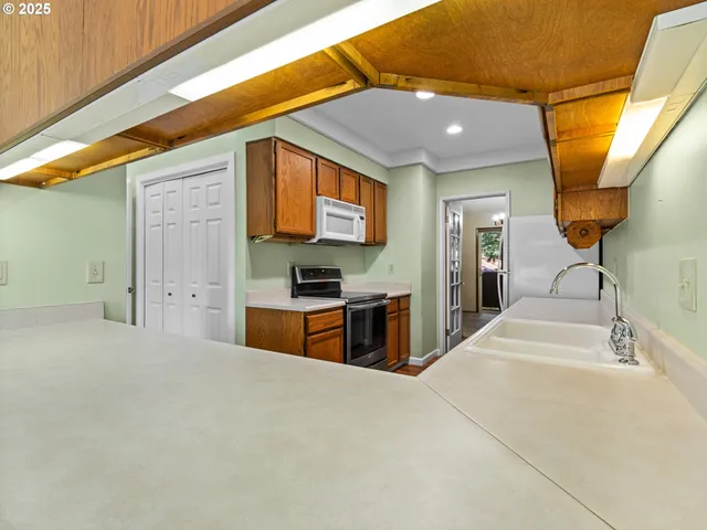 $265,000 | 3264 Southeast 153rd Avenue, Portland, OR 97236