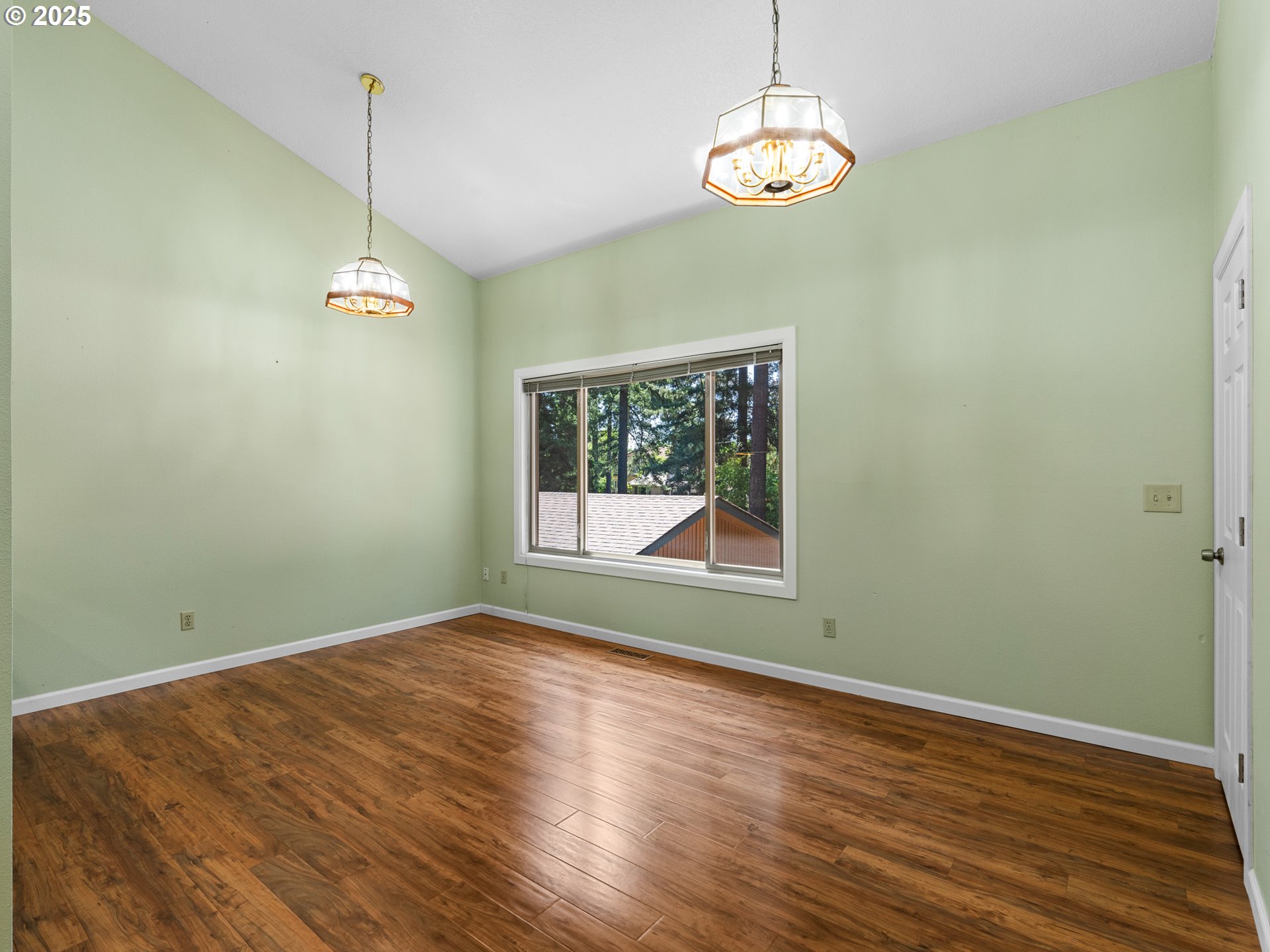 3264 Southeast 153rd Avenue Portland, OR 97236 - Photo 15 of 27