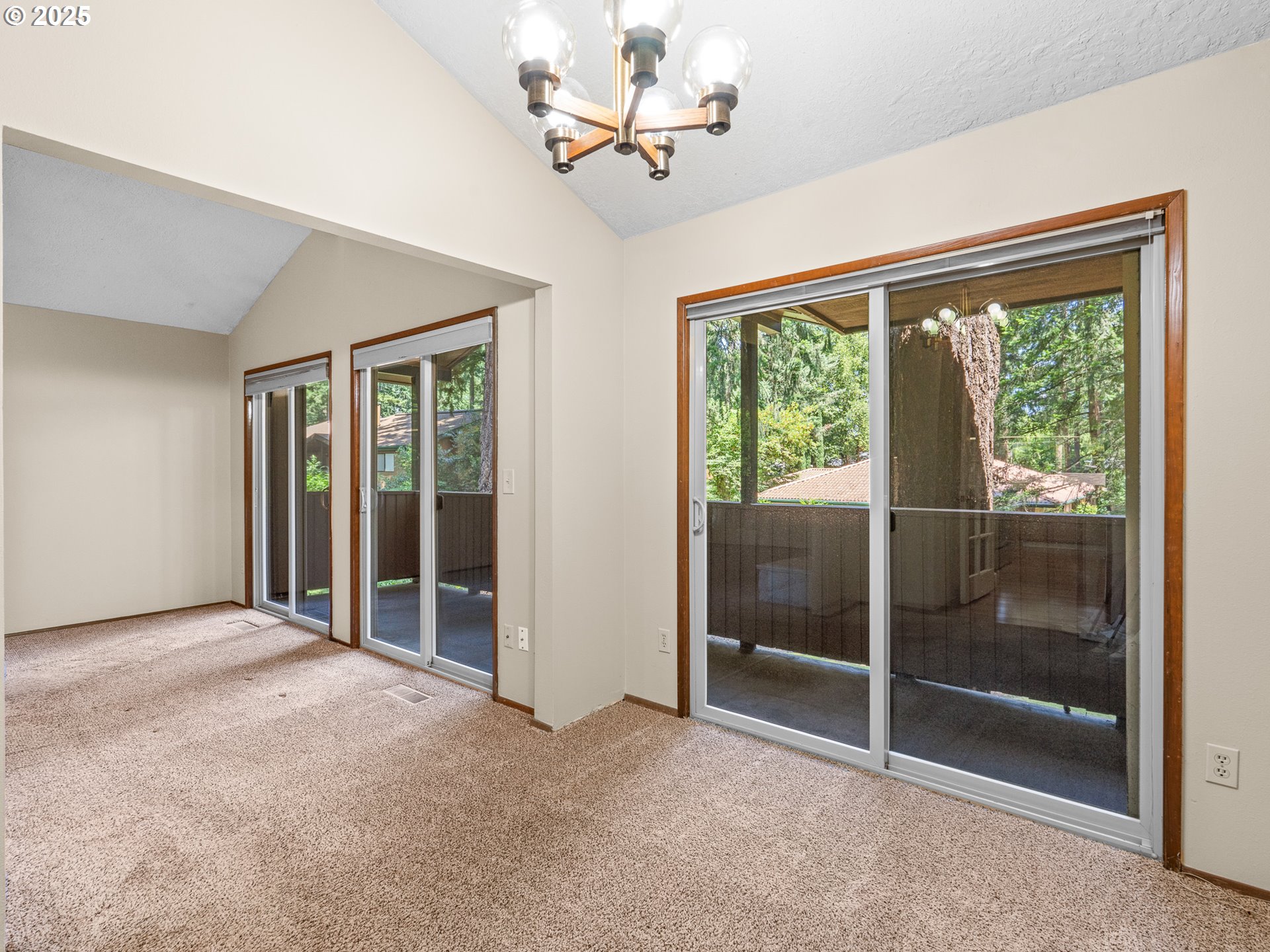 3264 Southeast 153rd Avenue Portland, OR 97236 - Photo 7 of 27