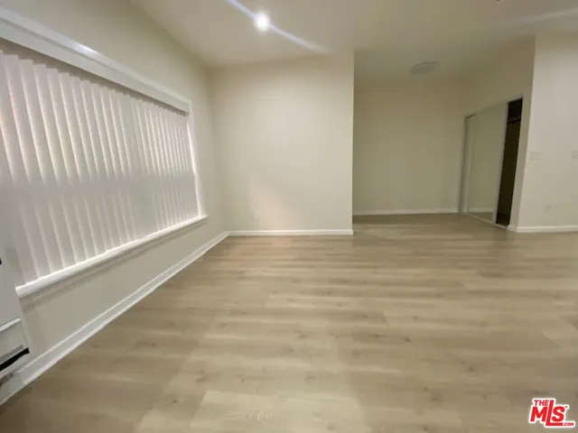 $1,385 | 814 South Hobart Boulevard, Unit 303, Los Angeles, CA 90005