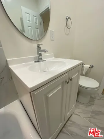 $1,385 | 814 South Hobart Boulevard, Unit 303, Los Angeles, CA 90005