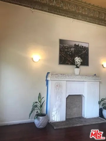 $1,385 | 814 South Hobart Boulevard, Unit 303, Los Angeles, CA 90005