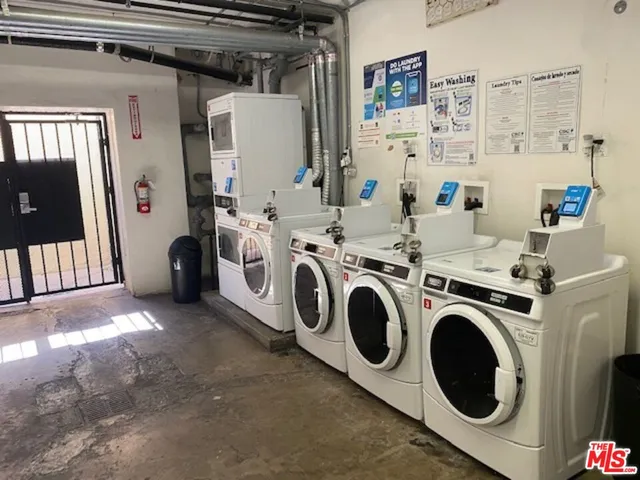 $1,385 | 814 South Hobart Boulevard, Unit 303, Los Angeles, CA 90005