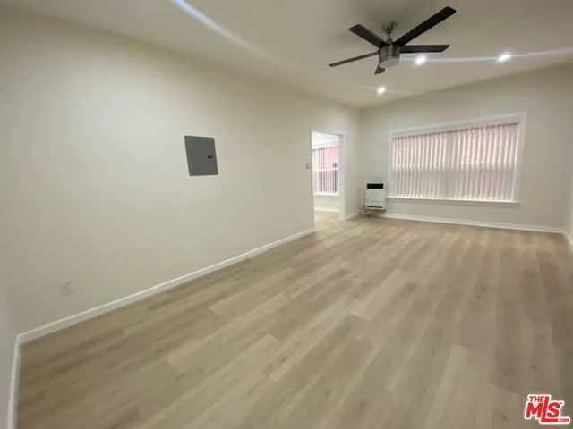 $1,385 | 814 South Hobart Boulevard, Unit 303, Los Angeles, CA 90005