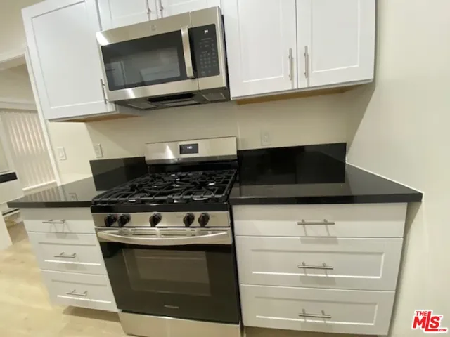 $1,385 | 814 South Hobart Boulevard, Unit 303, Los Angeles, CA 90005