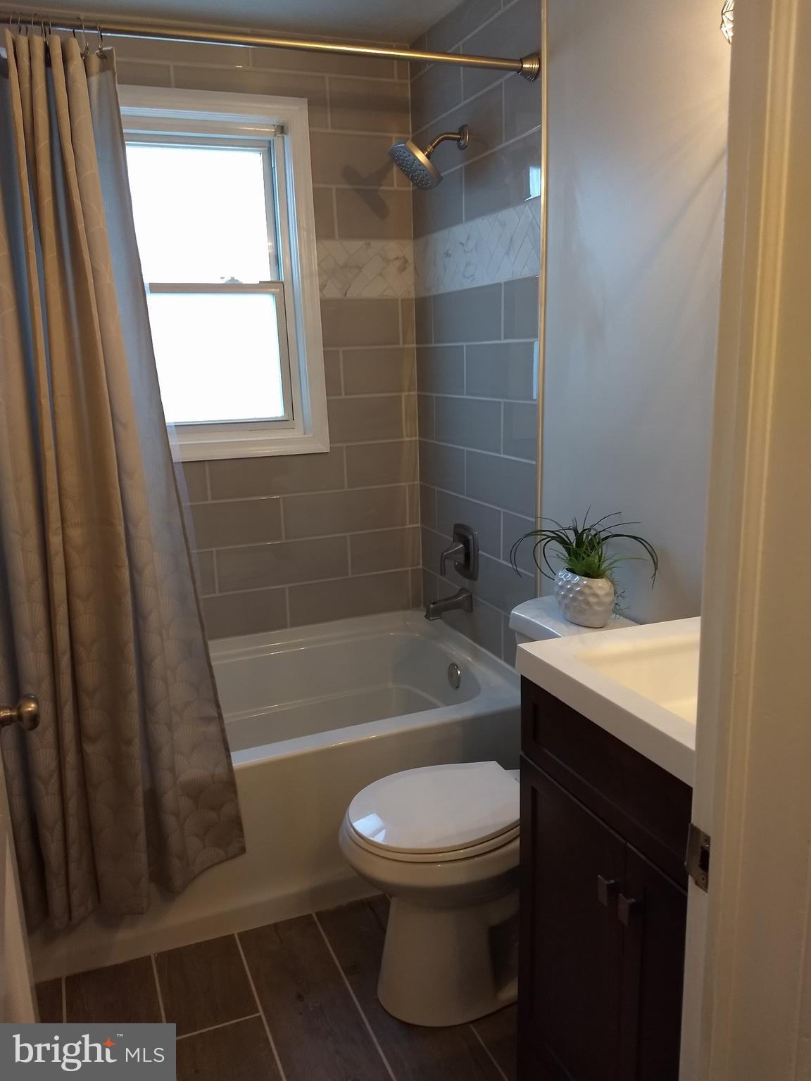 235 Riverthorn Road Baltimore, MD 21220 - Photo 12 of 20 Bath